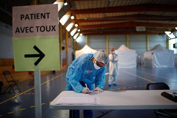 מרכז חירום לנפגעי קורונה בצרפת // צילום: איי.אף.פי